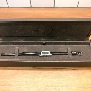 Black leather strap gucci watch